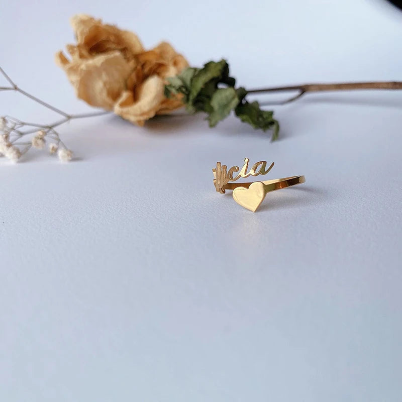 Anello regolabile con nome personalizzato