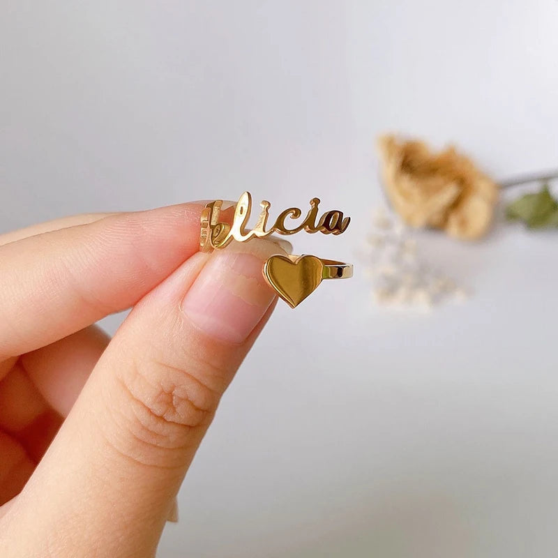 Anello regolabile con nome personalizzato
